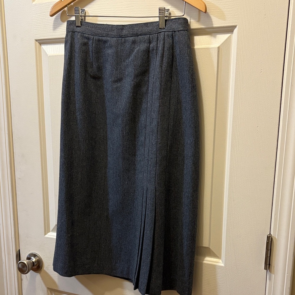 Classic Gray A-Line Classic Women's Skirt Size 12